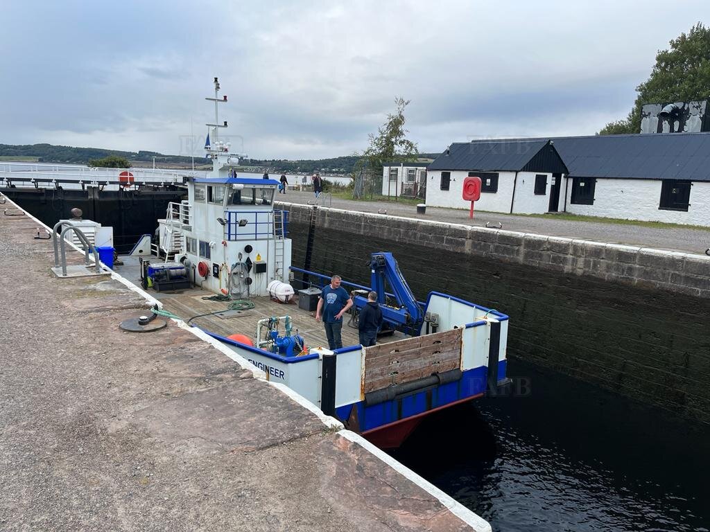 Multi purpose work boat